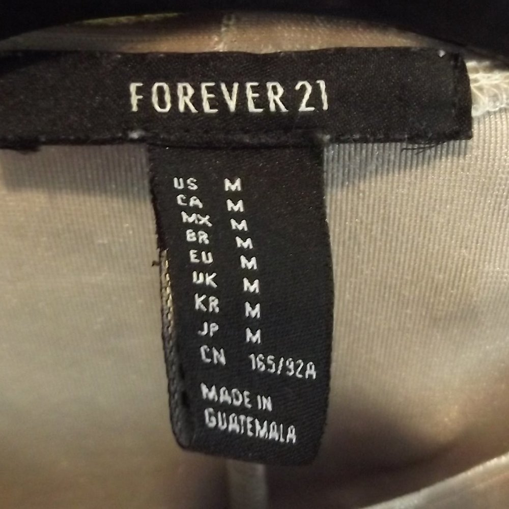 FOREVER 21 SHORT SLEEVE TOP - Picture 2 of 3